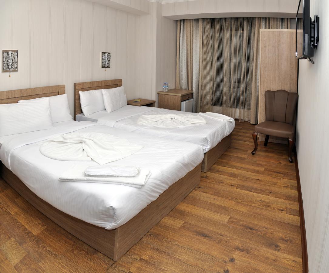 L Plaza Hotel Тбилиси Екстериор снимка