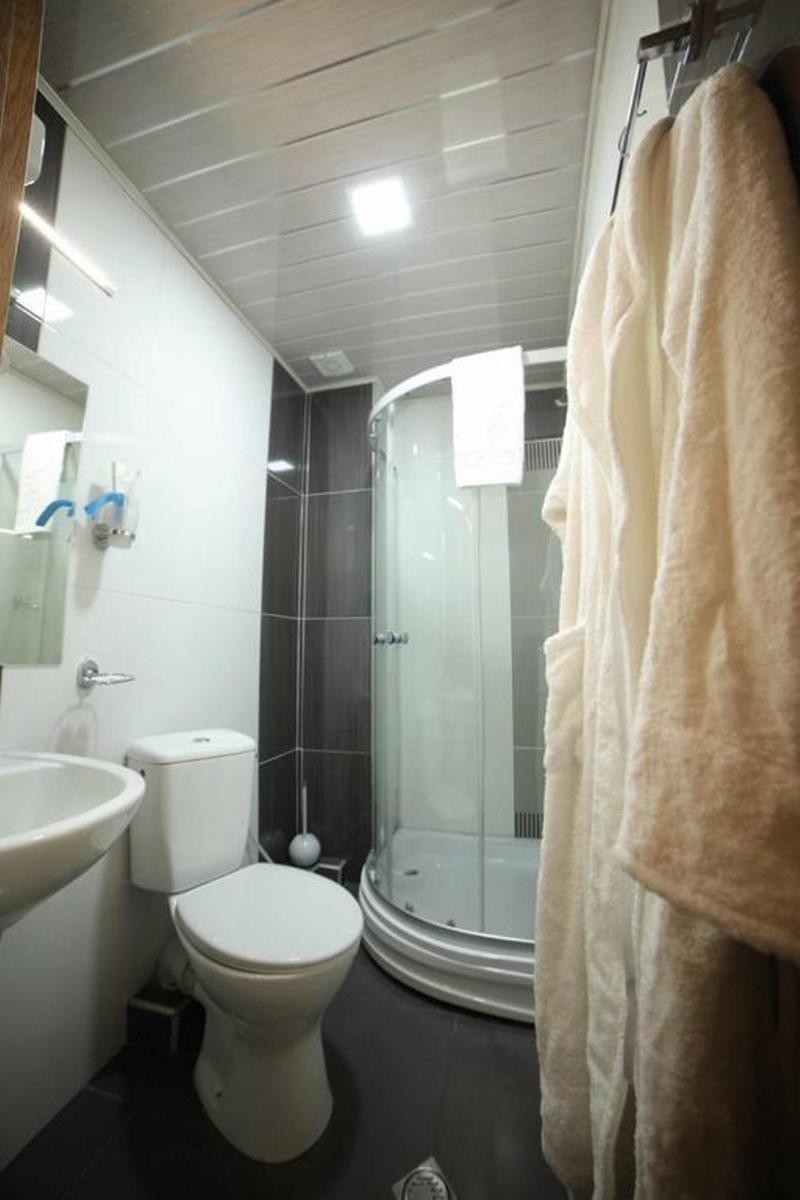 L Plaza Hotel Тбилиси Екстериор снимка