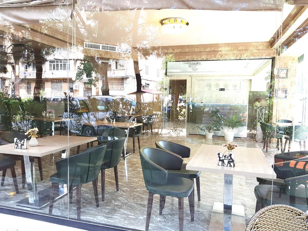 L Plaza Hotel Тбилиси Екстериор снимка
