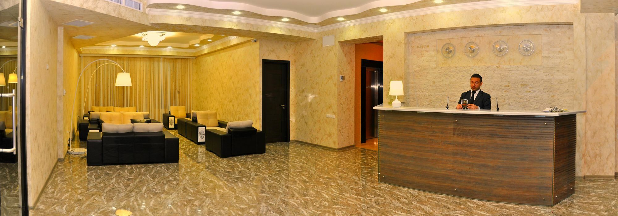 L Plaza Hotel Тбилиси Екстериор снимка